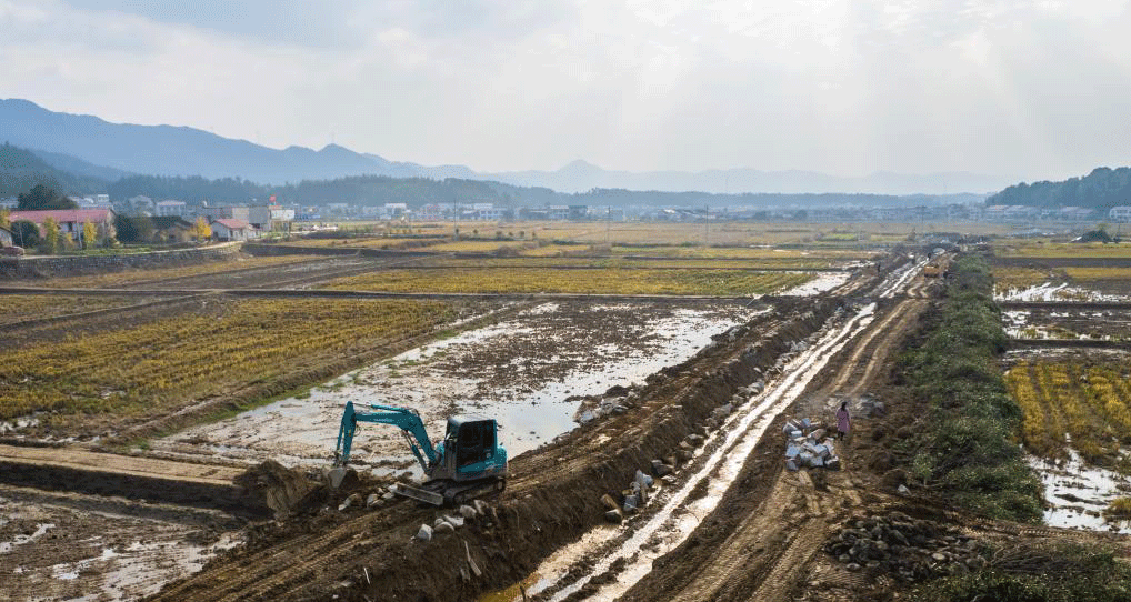 湖南长沙：冬修水利正当时