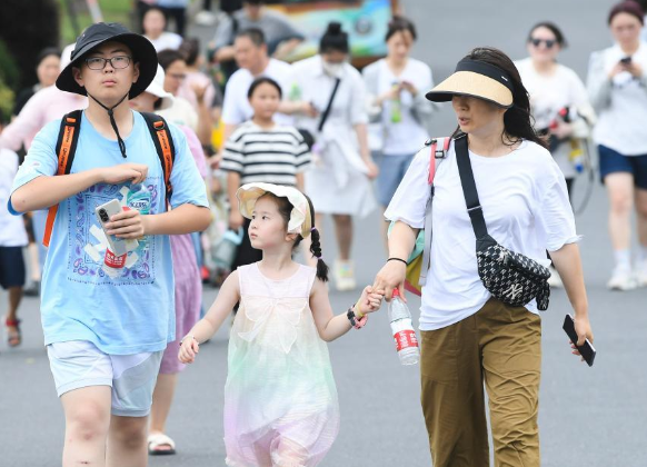 浙江迎持续高温天气