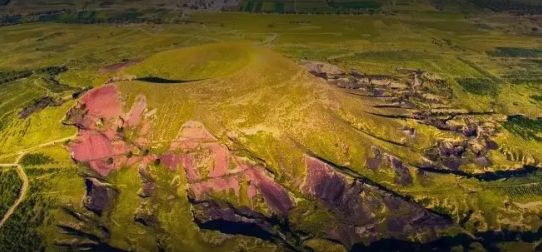 与时光竞速！在第四纪火山上“烙”下足印